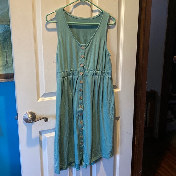 Sleeveless sundress - Picture 1 of 3